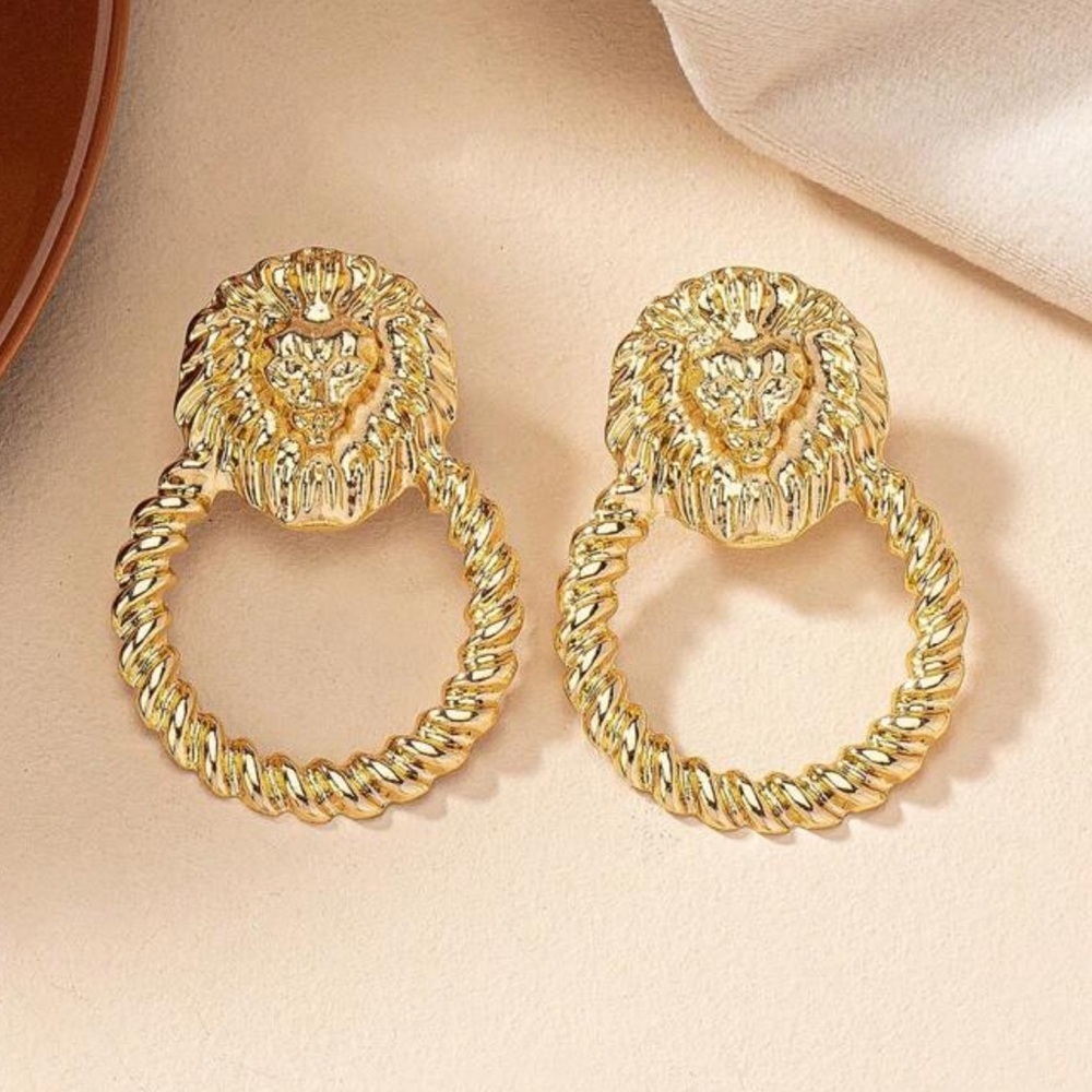 Vintage Style Geometric Lion Head Circular Stud Statement Earrings - Picture 3 of 6